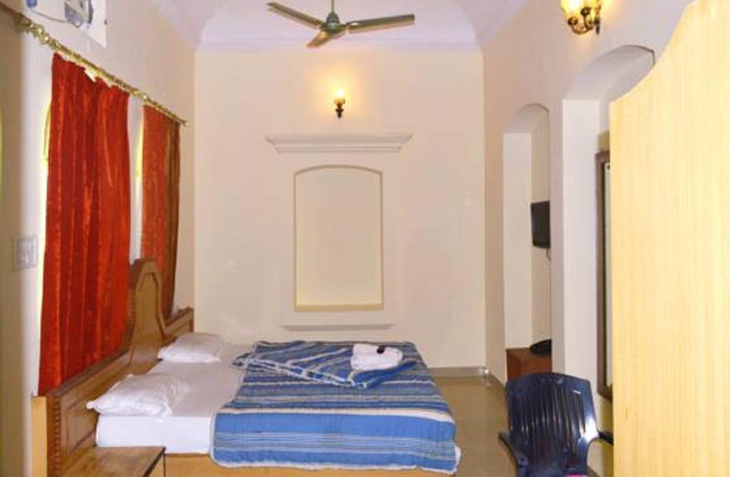 Hotel Bhajgovindam Haridwār Стая снимка